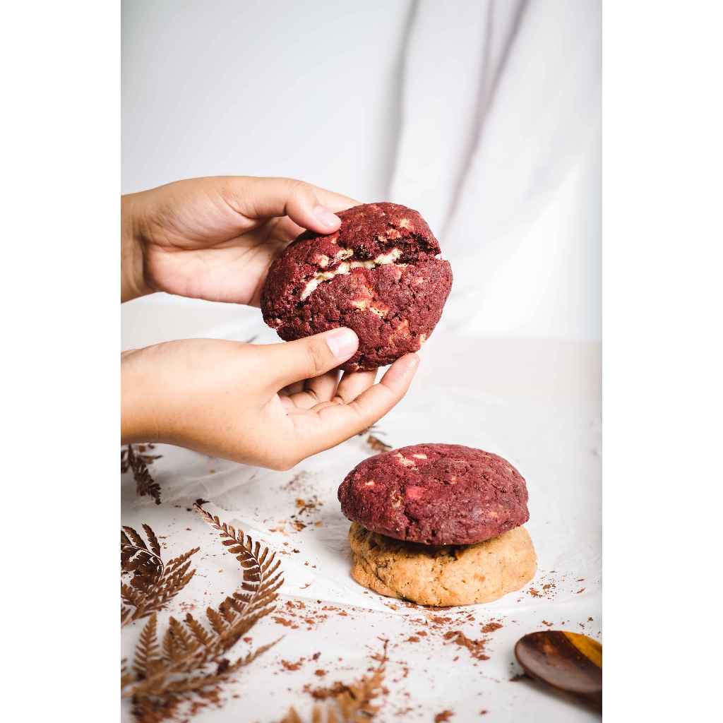 

Red Velvet New York Cookie - Giant & Soft Baked Cookies/ Minimal order 2 pcs