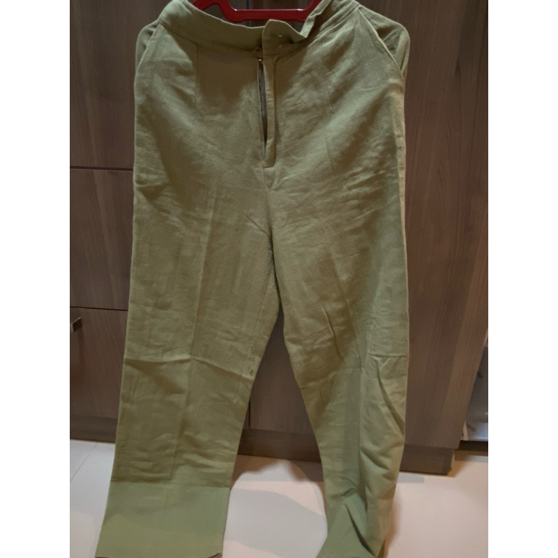 preloved celana sage green