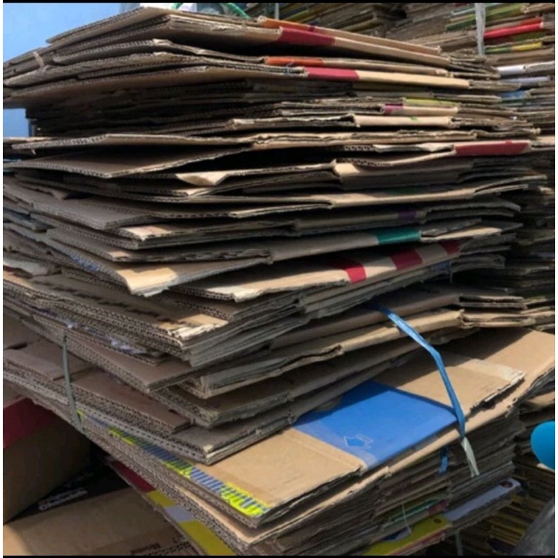 

Kardus bekas / karton box packing, ukuran random jual per kilo