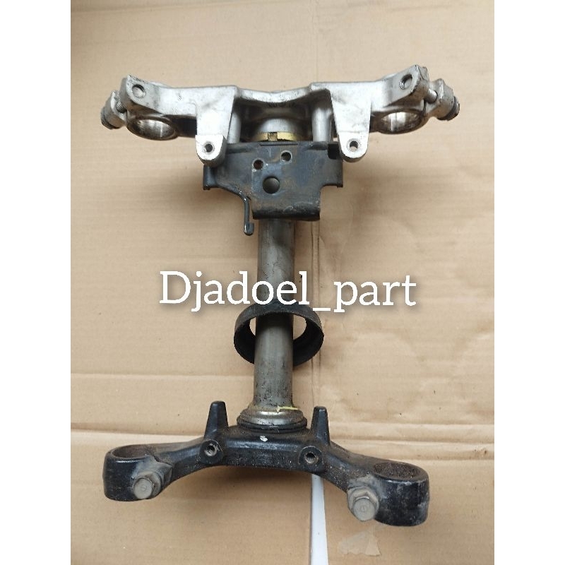 Segitiga T atas bawah Honda Sonic 150 R Original