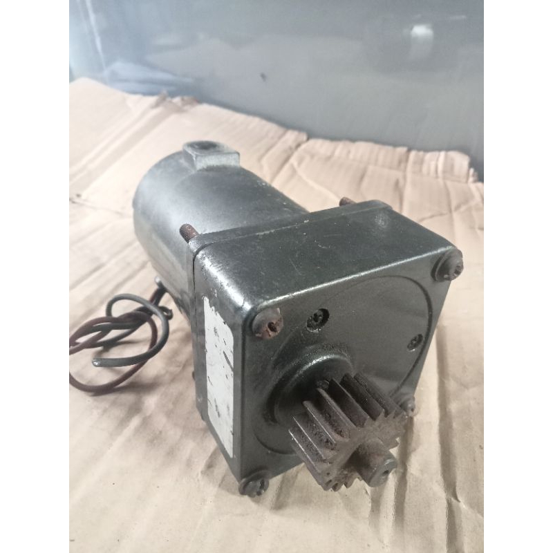 dinamo DC gearbox 12v 250rpm