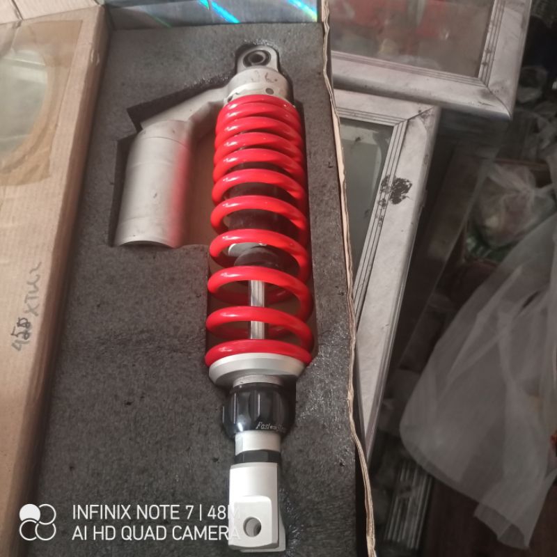 skok belakang variasi monosok tabung luar merah sansco