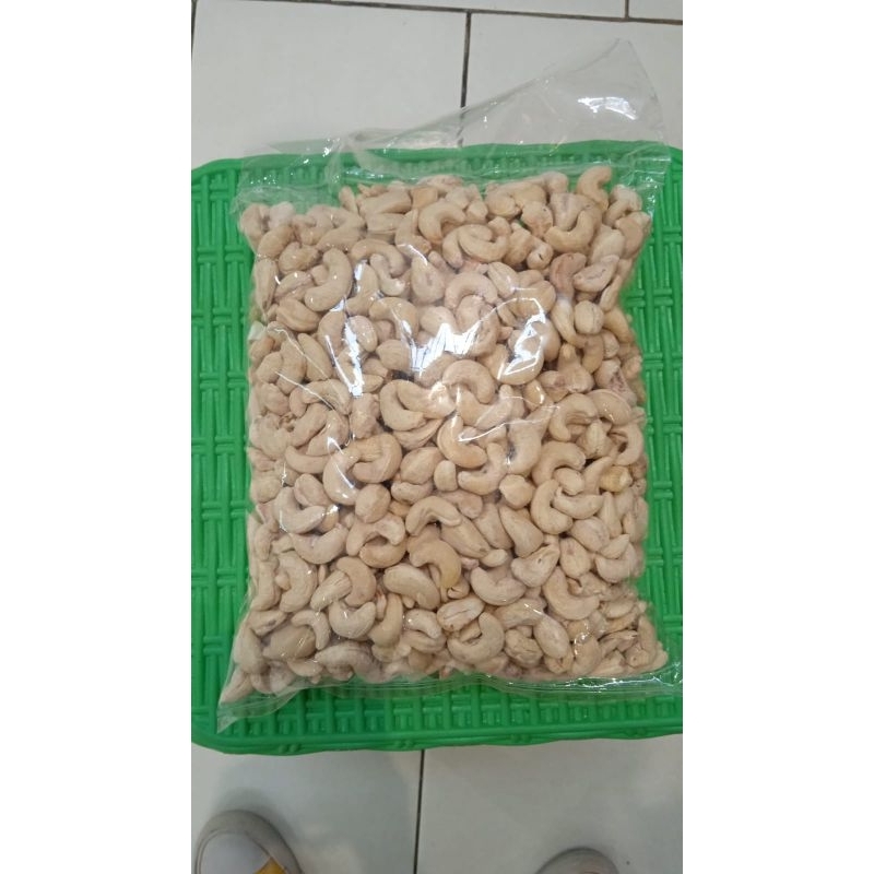 

kacang mede utuh