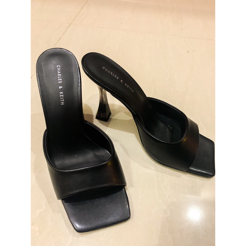 CHARLES & KEITH Heels