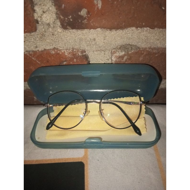 PRELOVED KACAMATA MINUS