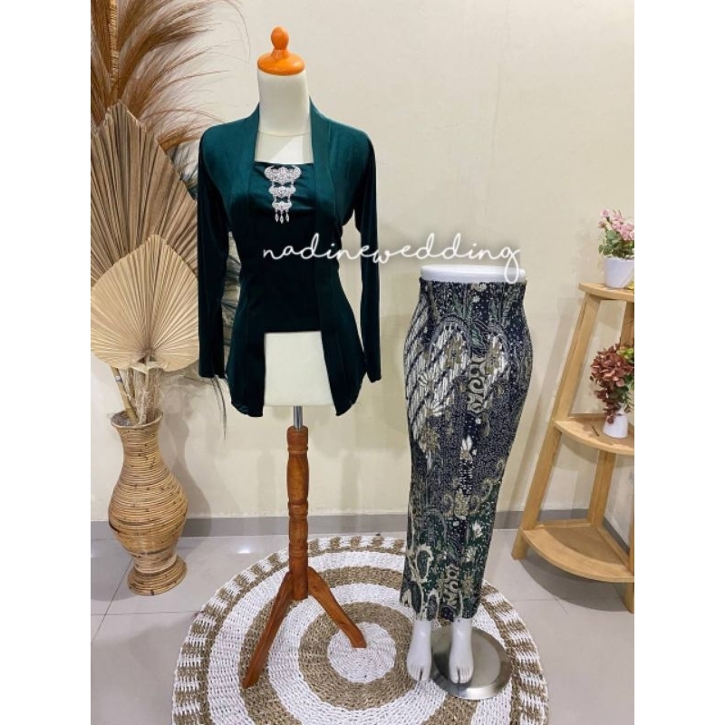 (1 Set,Hijau Botol) Kebaya Kutubaru Bludru + Rok Plisket, Motif Viola Hijau