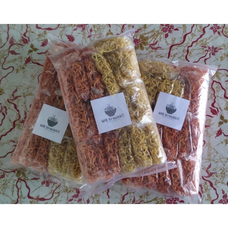 

Snack Mie kering Balado