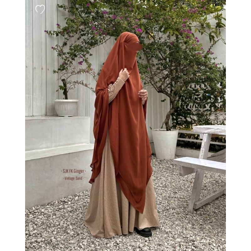 VINTAGE BY MAHIRA