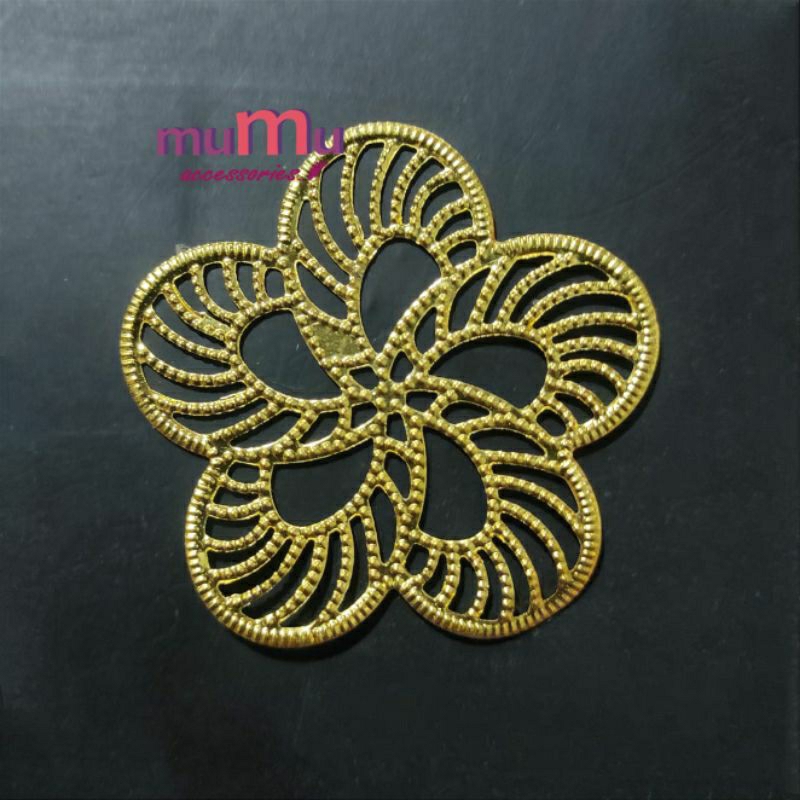 Lempeng lempengan aksesoris plat besi emas gold +- 5 cm ( 12 bj )