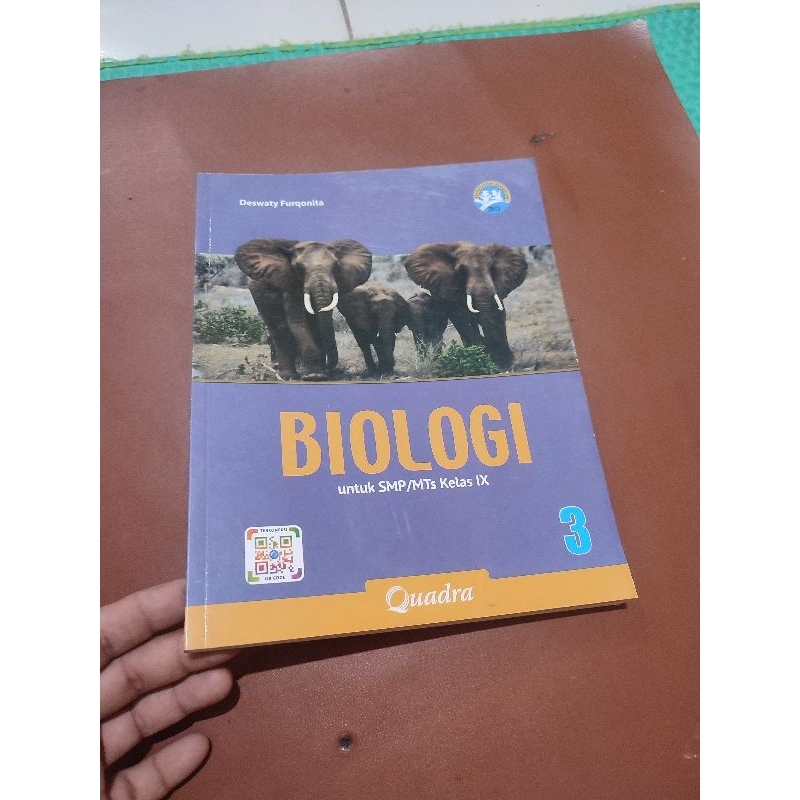 buku biologi kelas 3 SMP. quadra