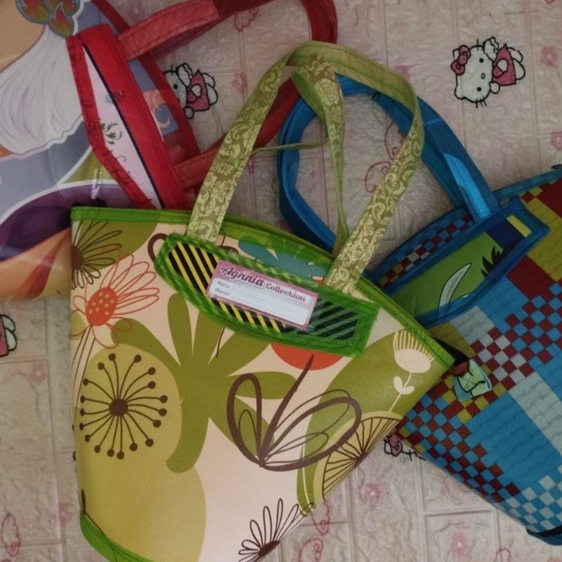 

Tas Hajatan Motif Karakter Bulat Kerucut Bahan Tebal (Muat Gula 5Kg) / Tas Hajatan / Tas Buwuh / Tas Souvenir