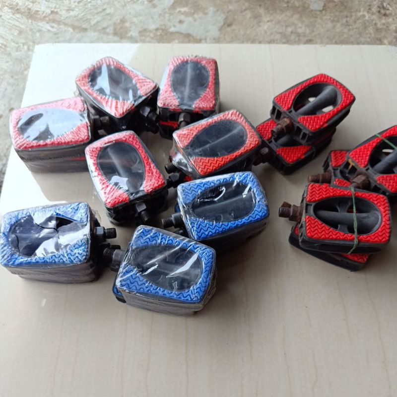 PEDAL BEKAS gowesan pijakan kaki sepeda 20 BMX as kecil pakai pelor harga SEPASANG