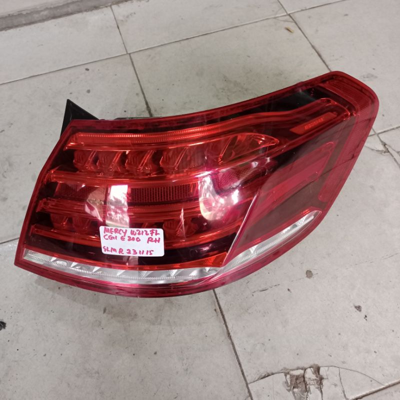 stop lamp mercy W212 EClass E200, E250 ,E400:FL kanan