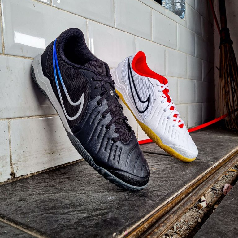 Sepatu Futsal NIKE LEGEND 10  ACADEMY IC