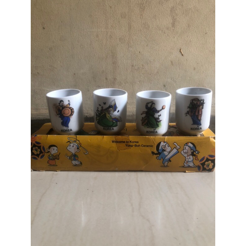 empat gelas sake pajangan korea antik keramik