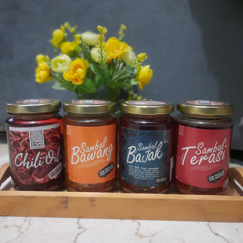 

SAMBAL CAKALANG / CUMI /JAMBAL/ BAWANG / BAJAK / TERASI/ ROA/ CHILLI OIL DALAM JAR KACA 300gr HOMEMADE HALAL