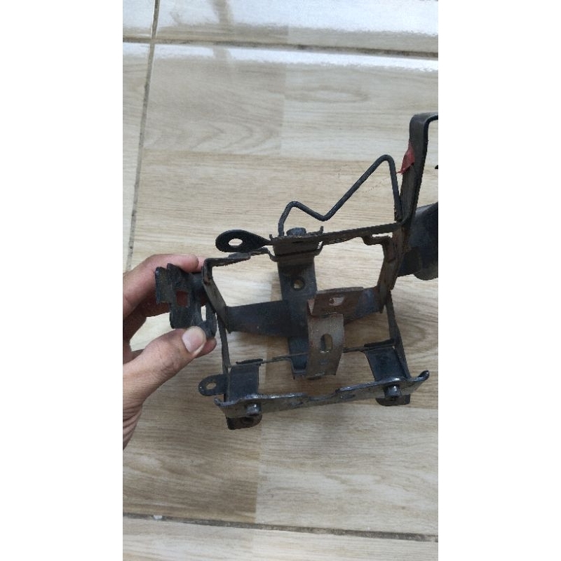 Dudukan Aki vario 110old ORIGINAL