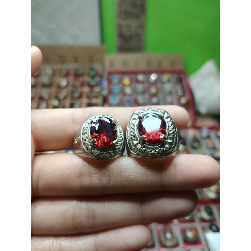 red garnet Amerikan diamond