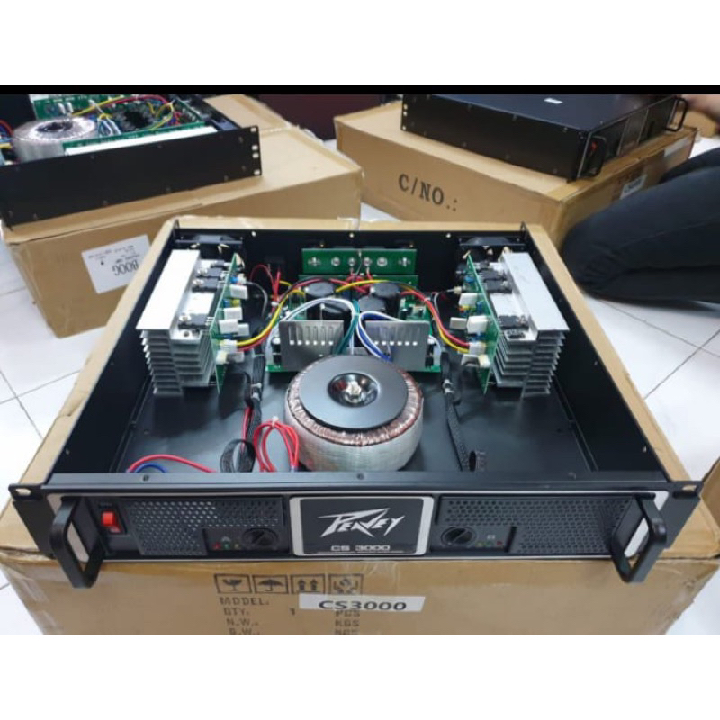 Power Amplifier PEAVEY CS 3000