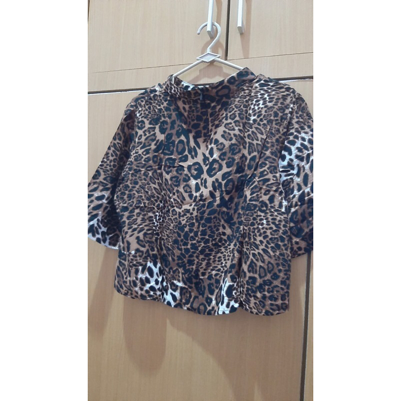 PRELOVED ATASAN MOTIF MACAN