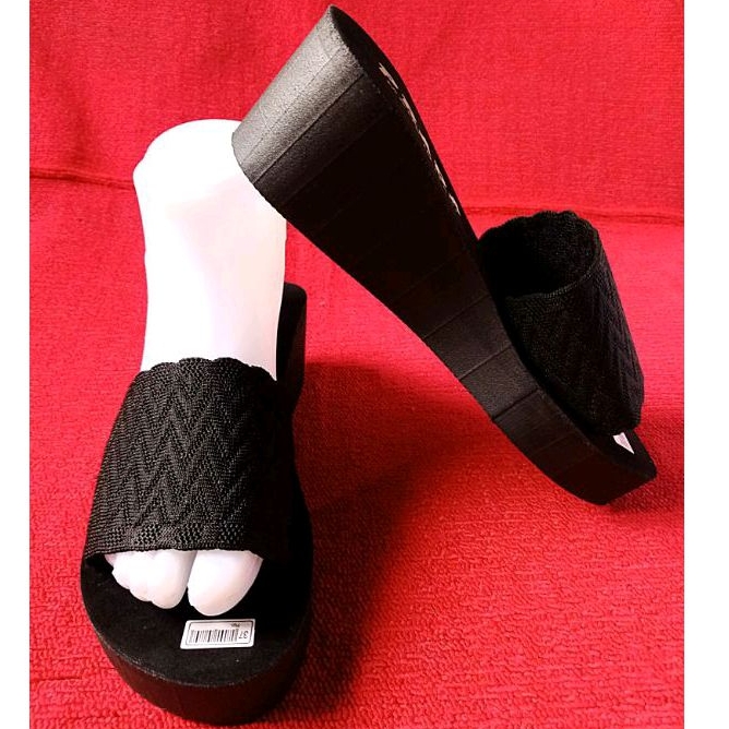 sandal wedges hitam,sandal spon tinggi,sandal wedges cewek