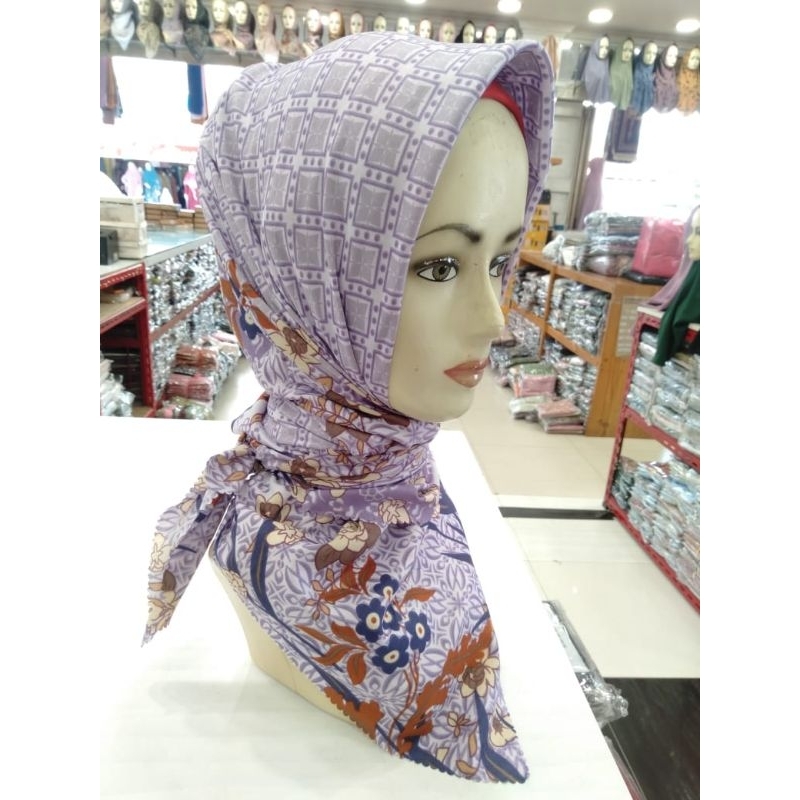 Hijab Segi 4 Motif Azara Bahan Katun Voal