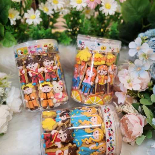 

KUE KERING KARAKTER JAJANAN LEBARAN NATAL / HAMPERS COOKIES KARAKTER ANEKA MOTIF / KUKIS KARAKTER HAMPERS SUGUHAN