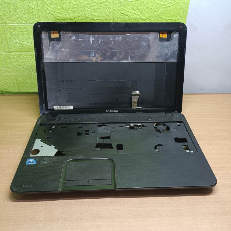 Kesing Case Cassing Casing laptop Toshiba satellite C850