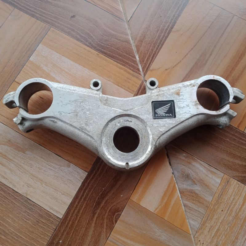 segitiga atas original Honda CBR 150R karbu CBU KPP Thailand
