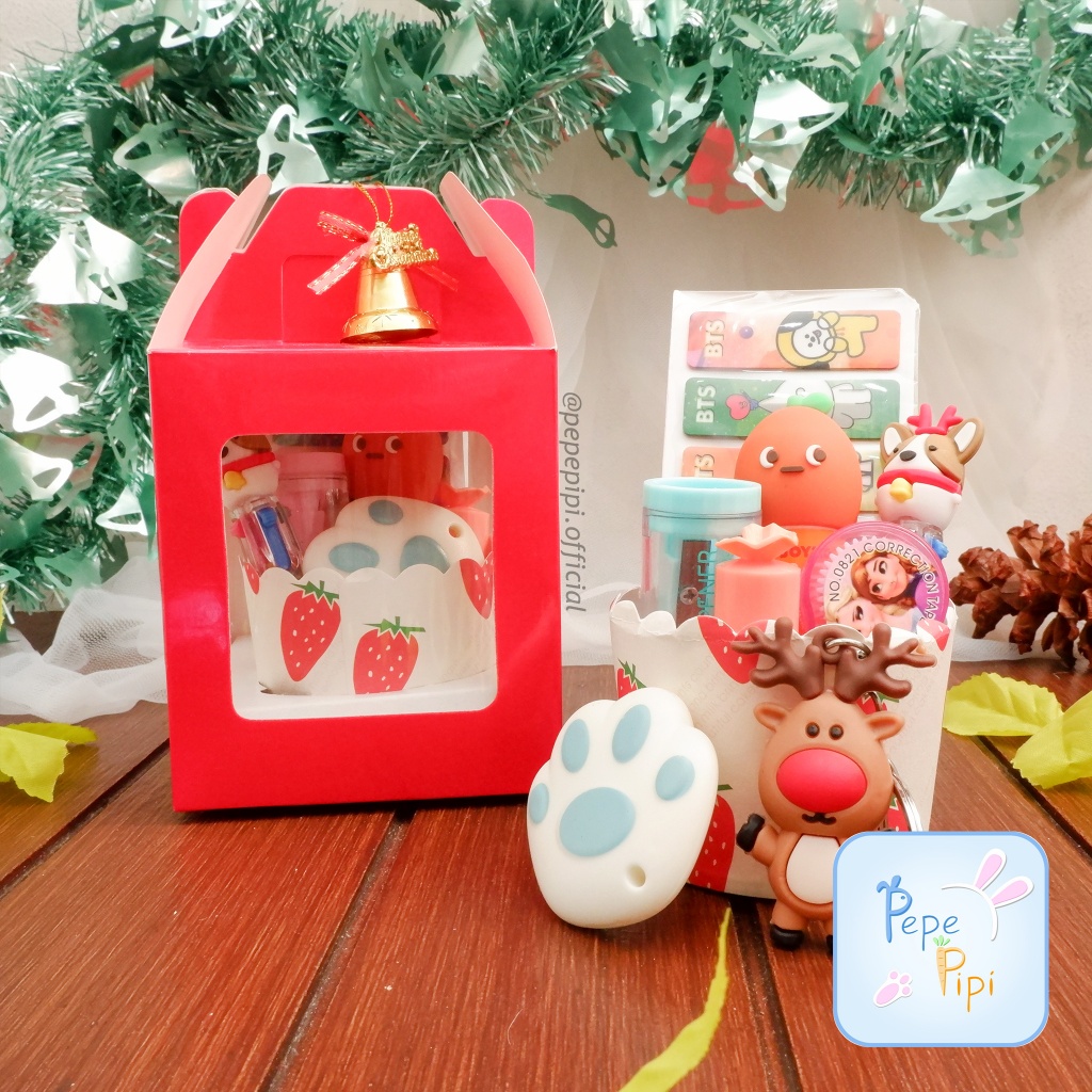 

Parcel Natal Box Cup Cake Alat Tulis Bingkisan Kado Gift Christmas Day Anak Hampers Set Kotak Pensil Pulpen