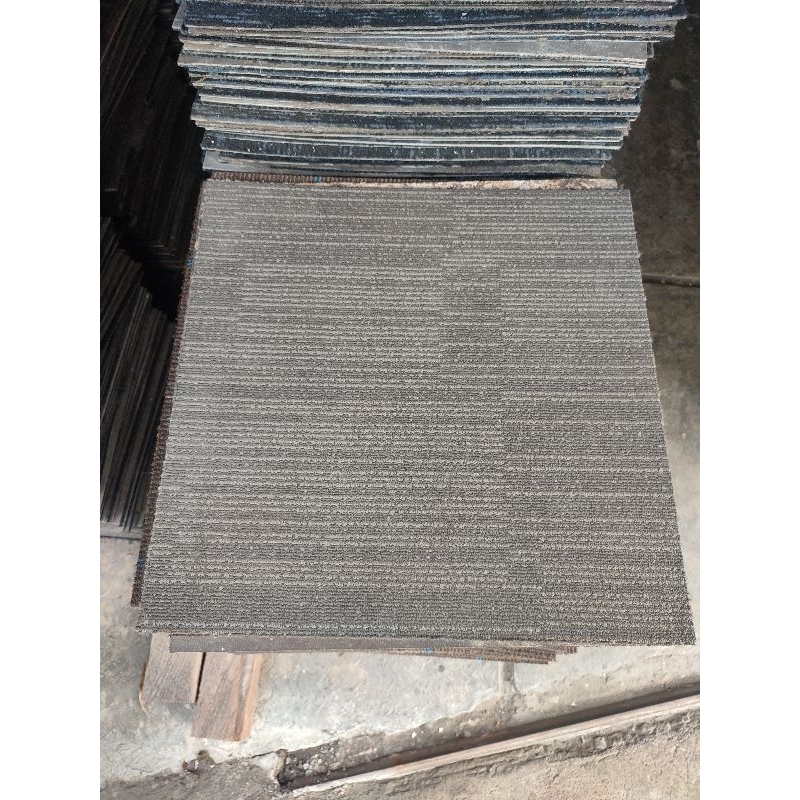 karpet tile bekas 50x50