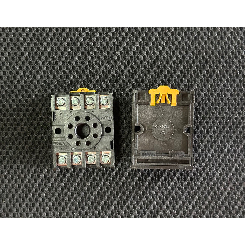 SOKET RELAY AC 220v 8 pin