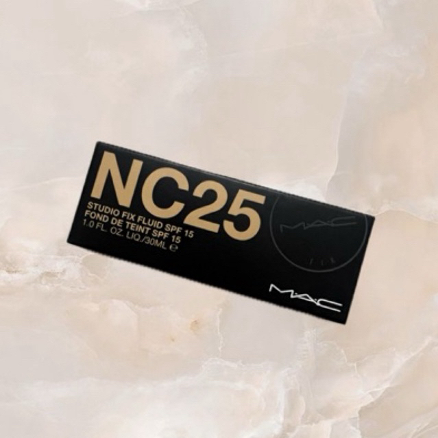 MAC Fix Fluid Foundation - NC25