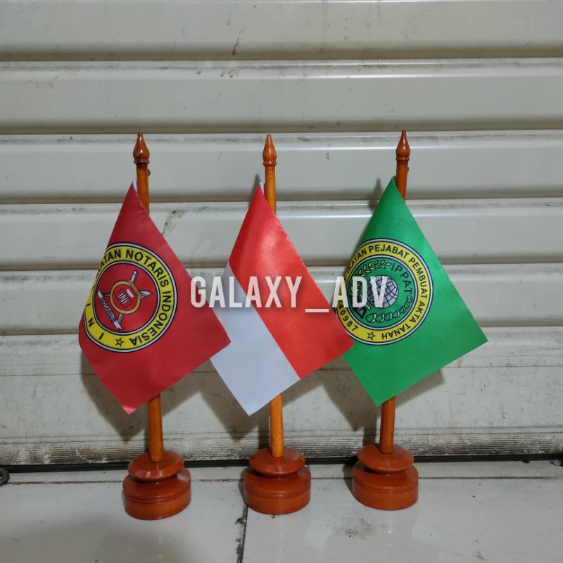 

bendera meja notaris ippat merah putih + tiang vandel