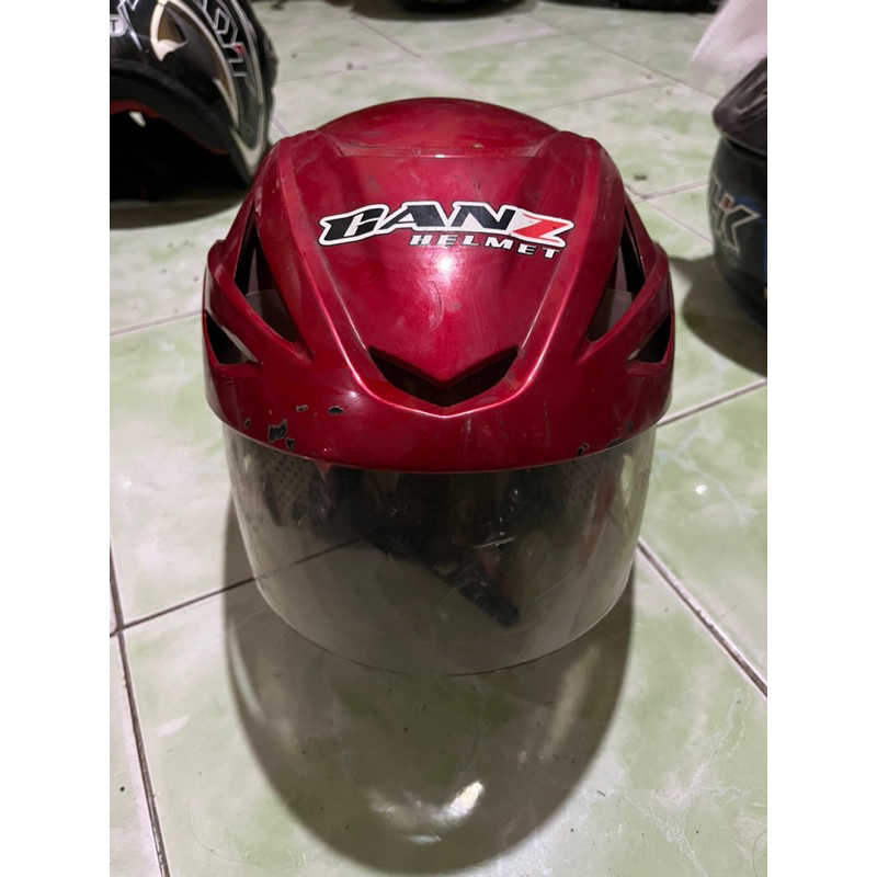 Helm GANZ Merah