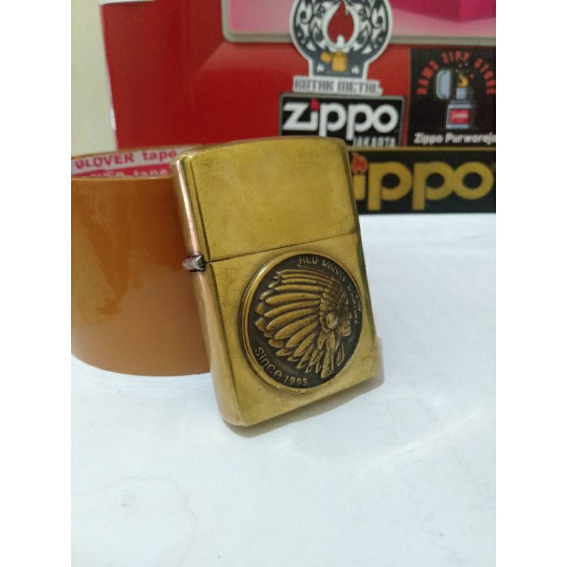 Zippo HP Brass 1992 Custom Emblem Indian