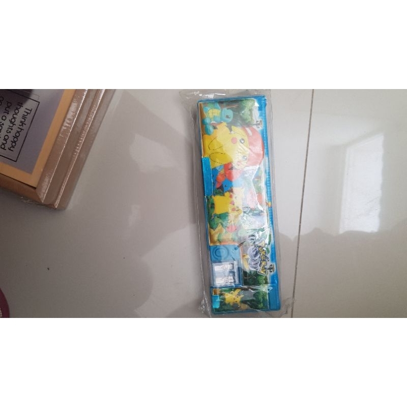 

Tepak Alat Tulis Anak Pokemon Biru dan Pensil Warna Kenko