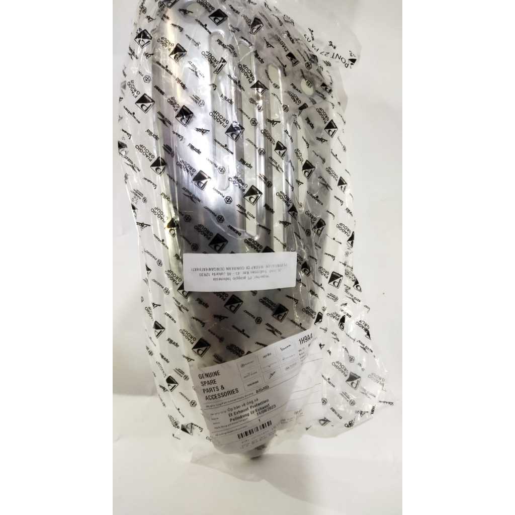 COVER / TUTUP KNALPOT VESPA LX / S 125 / LIBERTY ( 845465 )