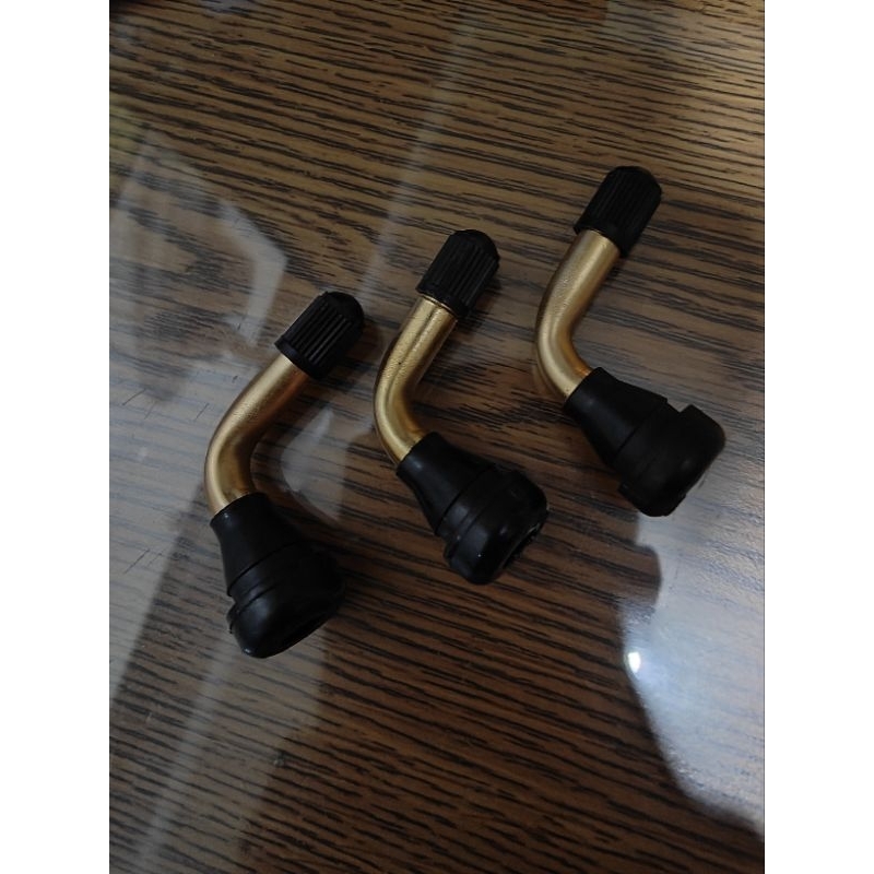 Pentil Tubles Karet Bengkok /Pentil Tubeless Karet Bengkok Tutup Plastik 1 Pcs