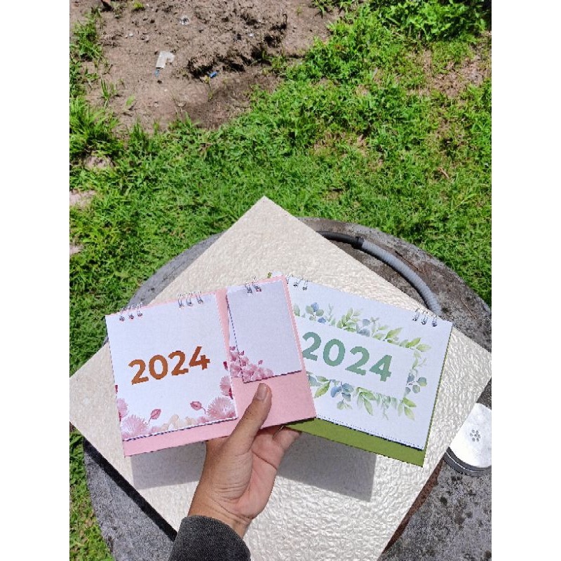 Custom kalender 2024 Bahan Art Paper