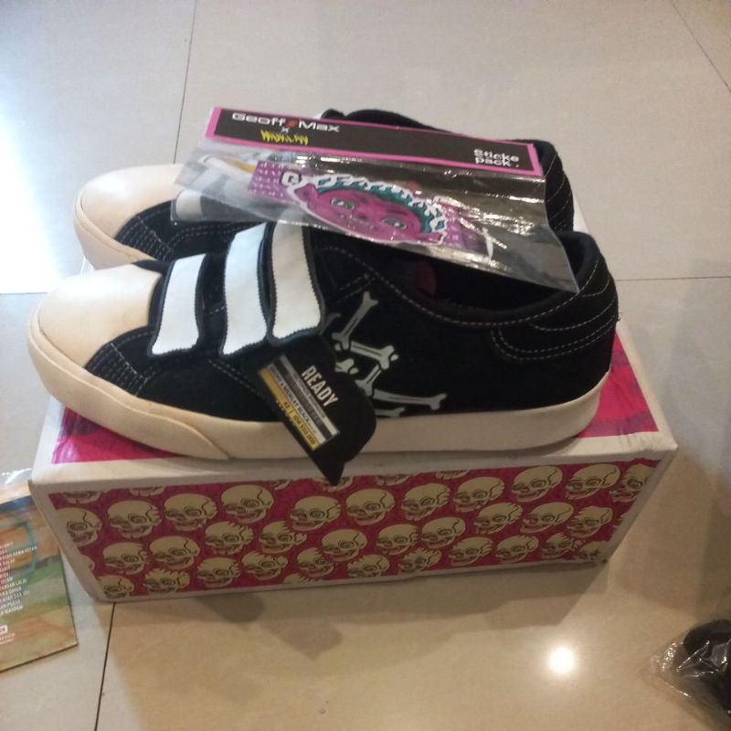 sepatu geoff x muklay