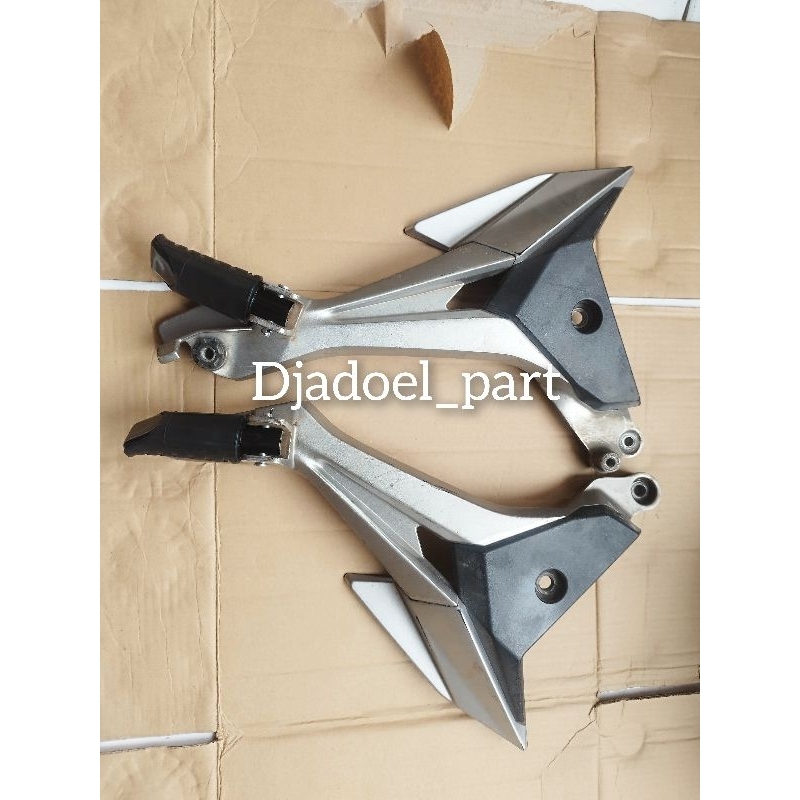 Footstep step Postep belakang all new Supra X 125 Fi K41A Original