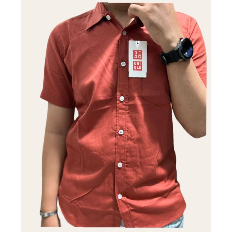 KEMEJA PRIA UNIQLO CASUAL LENGAN PENDEK/KEMEJA CASUAL UNIQLO PRIA SLIM