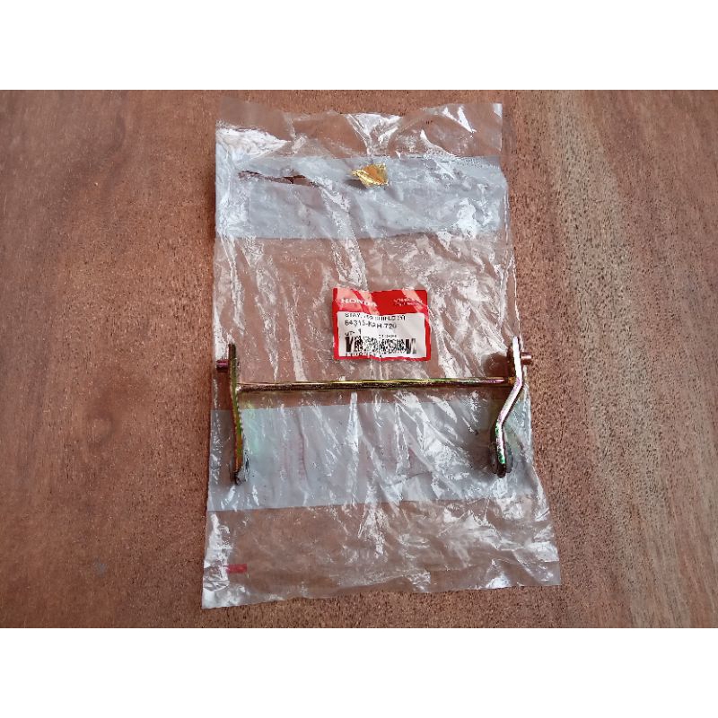 Bracket pangkon dudukan sayap tebeng honda karisma x original 64315 kph 720 stay legshield