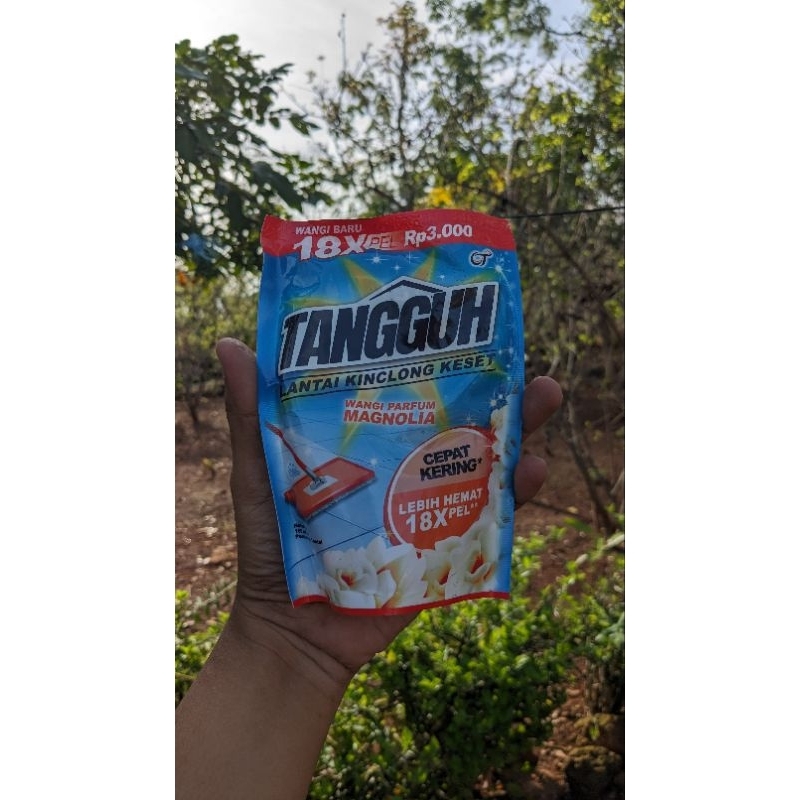 Tangguh pembersih lantai 180Ml Magnolia