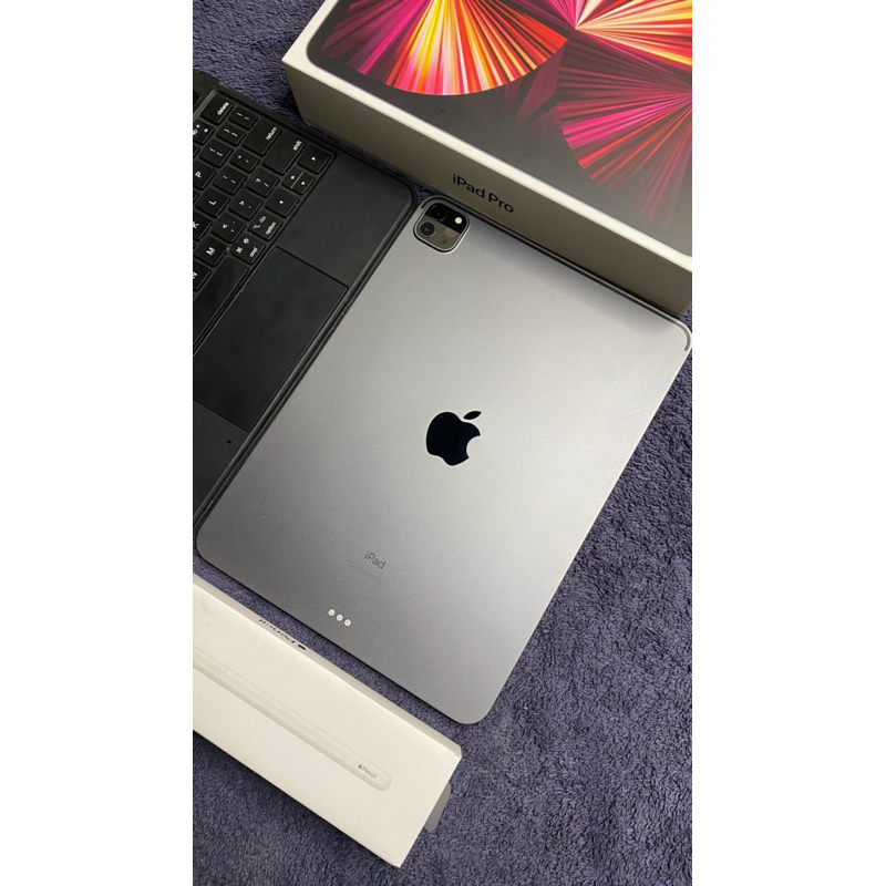 (Preloved) Ipad pro 11 2021 128gb. Apple Pencil 2rd gen. Magic Keyboard Goojodoq