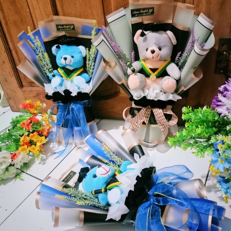 

Buket boneka wisuda tanpa bunga