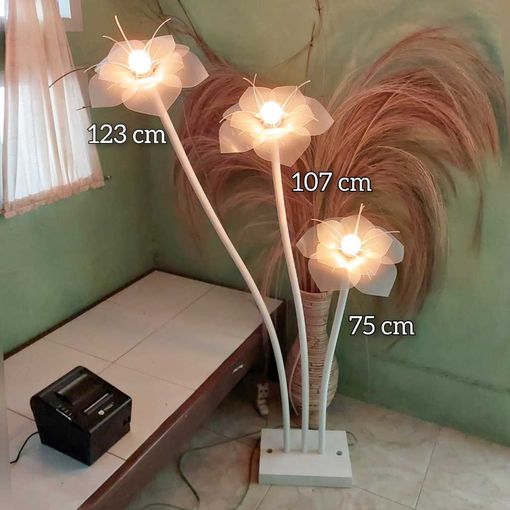 Standing Lampu dekorasi. pelaminan rustic. Standing bunga lampu. Standing lampu pelaminan. Cup kelop