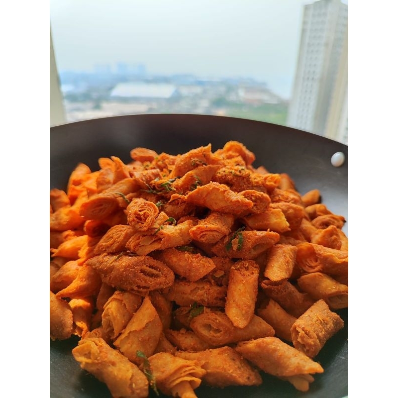 

LUMRING PEDAS / CEMILAN LUMRING DAUN JERUK / CEMILAN LUMPIA KERING PEDAS