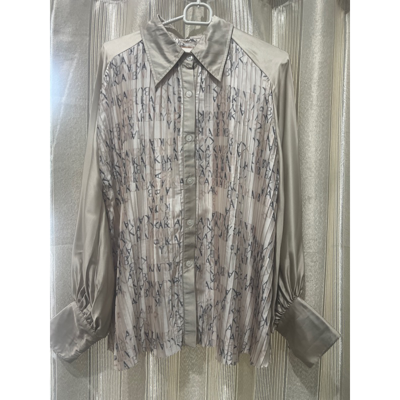 preloved blouse / kemeja merek WEARING KLAMBY